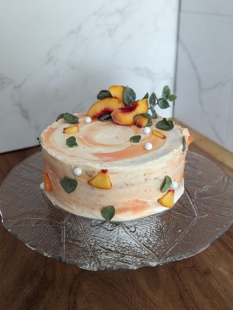 Eucalyptus peach cake watercolor decoration Peach Theme Cake, Peach Cake Design, Peach Birthday Cake, Cake Watercolor, Wedding Cake Peach, Watercolor Cake, Peach Cake, Cake Inspo, Crumb Cake