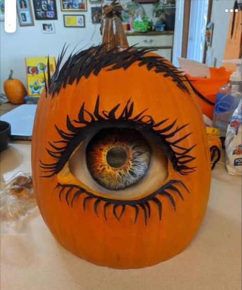 Pumpkin Eyeball Carving, Eyeball Jackolantern, Devil Pumpkin Painting, Pumpkin Carving Eyeball, Eyeball Pumpkin, Designer Pumpkins, Eye Pumpkin, Work Costumes, Halloween Decorations Pumpkin