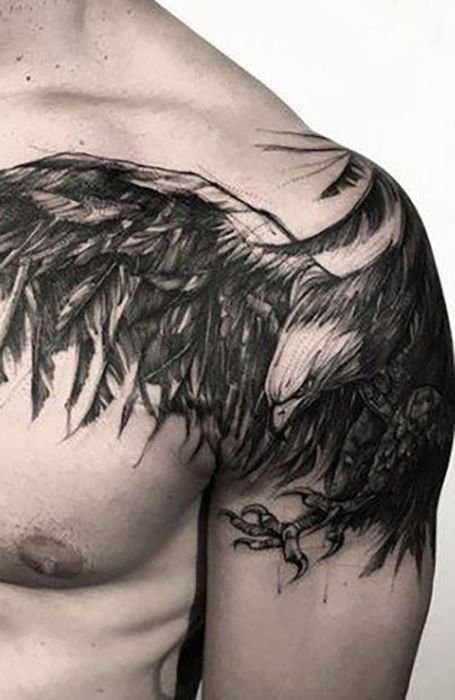 Badass Shoulder Tattoo Eagle Shoulder Tattoo, Eagle Wing Tattoos, Bald Eagle Tattoos, Blade Tattoo, Hawk Tattoo, Cool Shoulder Tattoos, Shoulder Blade Tattoo, Tattoo Shoulder, Viking Metal