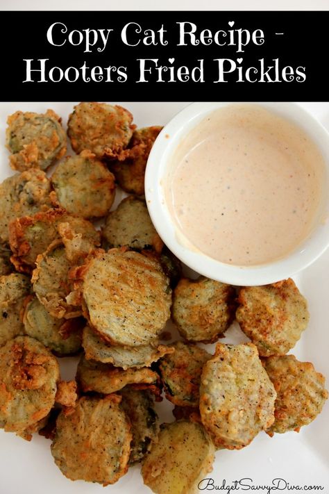 These are the best fried pickles around!!! Simple to make done in under 20 minutes --- Fraction of the cost of getting it at the restaurant Hooters Fried Pickles, Fried Cornbread, Fried Pickles Recipe, Actifry Recipes, Restaurant Meals, Bloomin Onion, Country Cook, Copykat Recipes, Fried Pickles