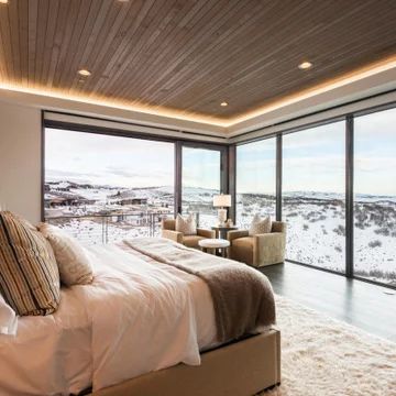 75 Beautiful Contemporary Wood Ceiling Bedroom Pictures & Ideas - December, 2021 | Houzz Wood Ceiling Bedroom Modern, Wood Paneling Ceiling Bedroom, Wood Panel Tray Ceiling, Tray Ceiling Ideas Bedroom Master Suite, Tray Ceiling Wood, Wood Tray Ceiling, Wood Ceiling Bedroom, Modern Mountain Bedroom, Wood Plank Tray Ceiling