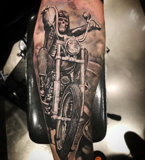 125+ Harley Davidson Tattoos: Unleash the Biker within You! - Wild Tattoo Art Biker Tattoos Designs, Outlaw Tattoo, Harley Tattoos, Harley Davidson Tattoos, Mechanic Tattoo, Octopus Tattoo Design, Motorcycle Tattoos, Skull Sleeve Tattoos, Bike Tattoos