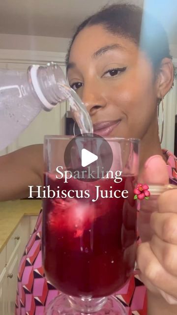 Be Nutrimental on Instagram: "Sparkling Hibiscus Juice, naturally sweetened 🌺🫚🍍
.
.
Homemade Hibiscus Juice 
8 cups water 
2 cups dried hibiscus 
Skin from 1 pineapple (previously washed in water & vinegar) 
Fresh ginger (length of palm) - finely chopped.
Boil ingredients for 20 minutes, let cool & sit on your countertop overnight then strain.
.
. 
Peach syrup 
5-6 peaches 
2 cups water 
1/2 cup honey
Boil ingredient for 20 minutes, let cool for 30 minutes then strain.
.
.
Combine hibiscus juice with peach syrup & optionally add brown sugar for added sweetness & top with sparkling water. 
.

I am completely enamored with the concept of a hibiscus juice infused with sparkling water 😍🌺💦
Credit: @wellnesswithcharms

.
.
.
#hibiscus #naturaljuice #homemadejuice #healthyjuice #healthyjuic Hibiscus Juice, Peach Syrup, Homemade Juice, Buzzfeed Tasty, Juicing For Health, Natural Juices, Healthy Juices, Sparkling Water, Fresh Ginger