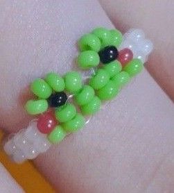 Frog Kandi Bracelet, Kandi Strawberry, Kandi Ring, Frog Kandi, Rave Kandi Ideas, Kandi Inspo, Diy Kandi Bracelets, Pony Bead Crafts, Diy Kandi