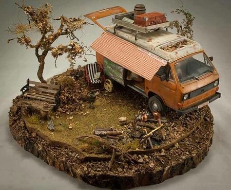 Diorama Art on Instagram: “Lets camping 😎 👉🏻Follow: @makediorama via:??? #diorama #dioramaart #cardiorama #cars #modelcar #dioramas #maket #howtomake #scalemodel…” Mini Diorama, Plastic Model Cars, Miniature Cars, Model Train Layouts, Train Layouts, Room Box, Miniature Model, Model Railway, Model Kits