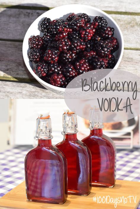 Fresh or frozen blackberries can be used to make Blackberry Vodka. Bottles of this make brilliant presents. Blackberry Infused Vodka, Frozen Blackberry Recipes Easy, Blackberry Vodka Recipe, Frozen Blackberry Recipes, Blackberry Vodka Drinks, Blackberry Liqueur Recipes, Blackberry Recipes Easy, Mead Brewing, Blackberry Vodka