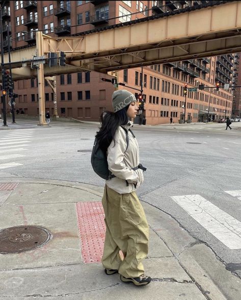 mountain tech Outfit Inspo New York, New York Streetstyle, Ski Fits, Granola Outfits, Arcteryx Jacket, Hiking Attire, Hiking Fits, Tactical Wear, Winter Pants Outfit