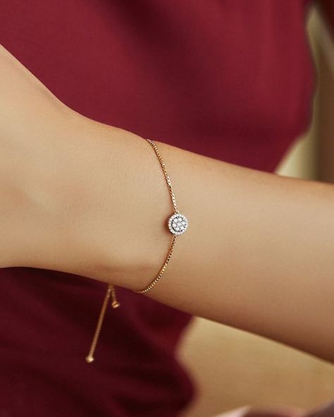 Simple Bracelet Designs For Women, Minimal Gold Bracelet Design, Minimal Diamond Bracelet, Classy Diamond Rings, Delicate Gold Bracelet Classy, Gold Bracelet For Women Design, Gold Jewelry Fashion Ring, Elegant Jewelry Classy, Diamond Bracelets Women