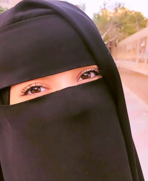 Nikab Girl, Aesthetics Dp, Mode Niqab, Niqabi Girl, Army Couple Pictures, Fb Profile Photo, Dj Images Hd, Self Pictures, Best Friend Pictures Tumblr