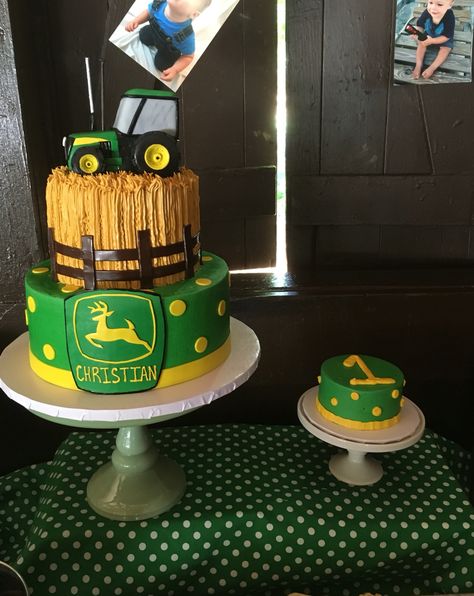 John Deere baby's first birthday John Deere First Birthday, John Deere Birthday Party Ideas, John Deere Cake, John Deere Birthday Party, John Deere Baby, John Deere Birthday, Tractor Birthday Party, Tractor Party, 1st Birthday Photoshoot