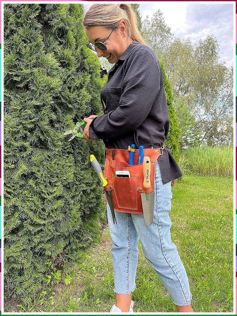 Winter Gardening Tools - Running Out of Time? Stop looking and get it from Amazon.com - Visit IMMEDIATELY!! Gardening Belt, Small Garden Tool Shed, Farmer Florist, Garden Belt, Garden Tool Belt, Tool Skirt, Kids Gardening Tools, Garden Tool Bag, Florist Tools