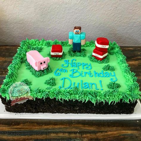 Minecraft Birthday Sheet Cake @smallandsimpleconfections #smallandsimpleconfections #minecraftcake #minecraftbirthday #minecraftsheetcake Minecraft Sheet Cake, Minecraft Cake Ideas, Alice Cake, Sheet Cake Ideas, Pastel Minecraft, Birthday Sheet Cake, Minecraft Bday, Minecraft Birthday Cake, Easy Minecraft Cake