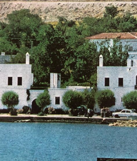 Mica Ertegun’s house in Turkey.  Photo by Karen Radkai.  Vogue, December 1977. House In Turkey, Mica Ertegun, Vogue, House Styles, Home Decor, Home Décor