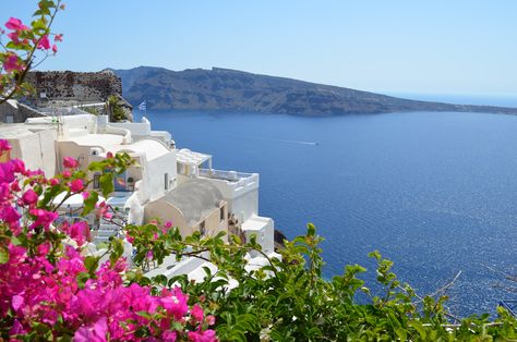 Greece Macbook Wallpaper Aesthetic, Italy Macbook Wallpaper, Greece Laptop Wallpaper, Santorini Greece Aesthetic Wallpaper, Summer Wallpaper Laptop, Greece Wallpaper, Oia Santorini Greece, Macbook Wallpapers, Tyler The Creator Wallpaper