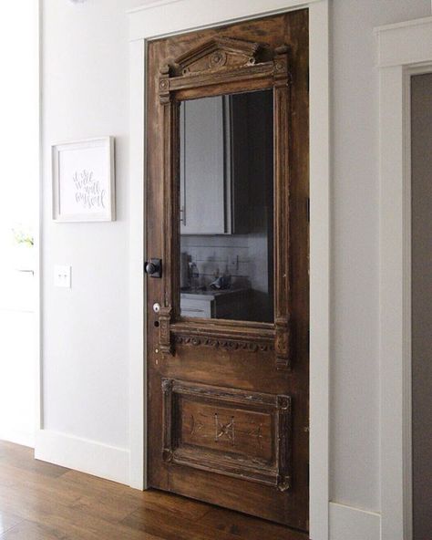 Antique Pantry Door, Modern Farmhouse Pantry, Antique Pantry, Diy Modern Farmhouse, Vintage Pantry, Modern Farmhouse Diy, Farmhouse Pantry, Vintage Home Office, Style Pantry