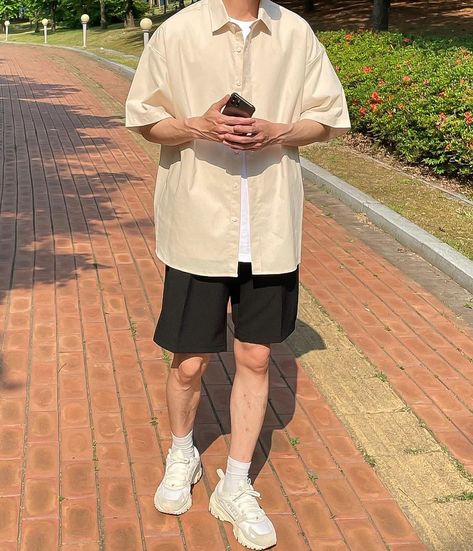 Light Colored Outfits Men, Korean Summer Outfits Men, Men Linen Outfit Summer, Linen Outfit Summer, Korean Outfits Men, Korean Style Boy, Korean Street Fashion Men, Linen Outfit, Asian Men Fashion