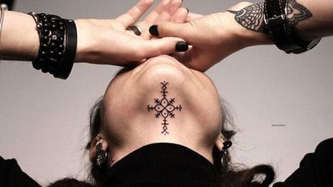 Under Neck Tattoo, Chin Tattoo, Ethnic Tattoo, Wrist Tattoos For Guys, D Tattoo, 4 Tattoo, Geniale Tattoos, Bad Tattoos, Face Tattoos