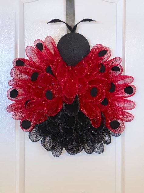 Ladybug door wreath | Etsy Ladybug Wreath, Ladybug Birthday Party, Ladybug Crafts, Ladybug Birthday, Deco Wreaths, Ladybug Party, A Ladybug, Christmas Wreaths To Make, Seasonal Wreaths