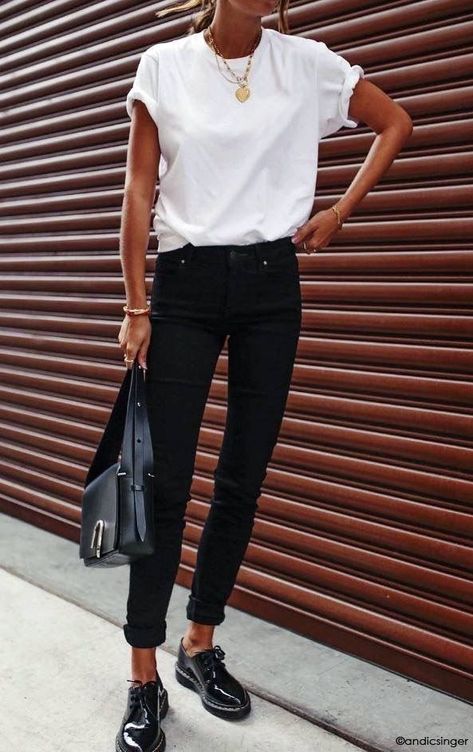 Minimalist Moda, Stil Boho, Summer Work Outfits, Mode Casual, Looks Street Style, Looks Black, Street Style Fashion, The Best Street Style, Outfit Trends