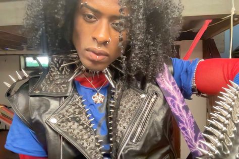 Mordecai Lullaby, Hobie Brown Cosplays, Hobie Brown Cosplay, Hobie Cosplay, Hobie Brown, Spider Punk, Cool Ear Piercings, Miles Morales Spiderman, Marvel Vs Dc