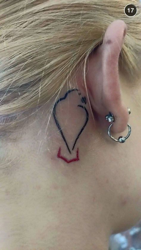 african grey tattoo African Grey Parrot Tattoo, African Grey Tattoo, Dog Groomer Tattoo, Tattoo Ears, Parrot Tattoos, Parrot Tattoo, Art Love Couple, Behind The Ear Tattoo, Line Art Tattoo