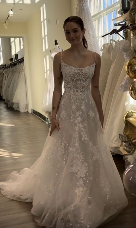 Aesthetic Wedding Dress Simple, Wedding Dresses For Brunettes, Floral Wedding Dress Aesthetic, A Line Wedding Dress Shimmer, Wedding Dress Astethic, Wedding Dresses Cute, A Line Wedding Dress Aesthetic, Wedding Dresses Lace Short, Wedding Dress Dainty