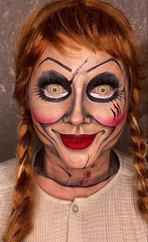 Annabelle Makeup Halloween, Annabelle Makeup, Makeup 2022, Halloween Makeup Looks, Halloween 2024, Portrait Art, Halloween Outfits, Halloween Makeup, Halloween Face