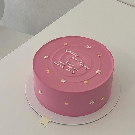 Cute Cake Designs Simple Easy, Simple Design Cake Birthday, Simple Cakes For Birthday, Boyfriend Birthday Cake Design, Cake Designs Birthday Pink, Pink Bento Cake Design, Tortas Astetics, Cute Pink Cake Aesthetic, Pink Cakes Birthday