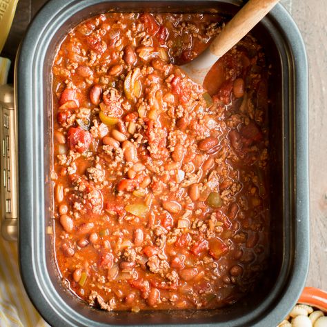 Slow Cooker Chuck Wagon Chili Chuck Wagon Chili, Honey Apple Pork Loin, Slow Cooker Hamburger Hash, Best Slow Cooker Chili, Roaster Oven Recipes, Slow Cooker Sloppy Joes, Classic Chili Recipe, Magical Slow Cooker, Electric Roaster