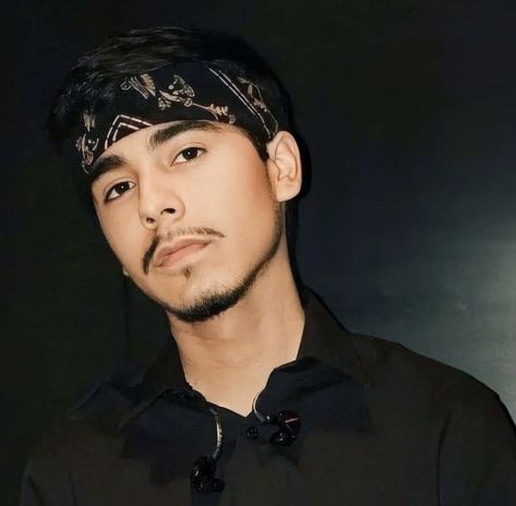 Ivan Cornejo Pictures, Ivan Cornejo Funny Pics, Ivan Cornejo Album Cover, Ivan Cornejo Pfp, Home Screen Pictures, Ivan Cornejo, Hispanic Aesthetic, Hispanic Men, Cute Backgrounds For Iphone