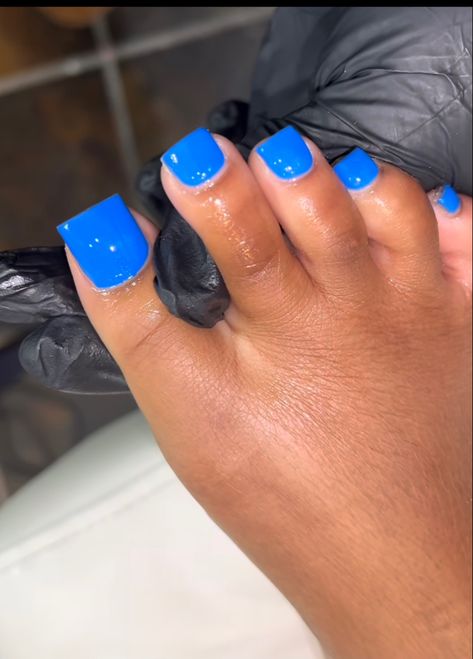 Nail Designs Royal Blue, Aura Design, Acrylic Nails Almond Shape, Gel Toe Nails, Acrylic Toes, Acrylic Toe Nails, Blue Aura, Cute Toe Nails, Diy Acrylic Nails