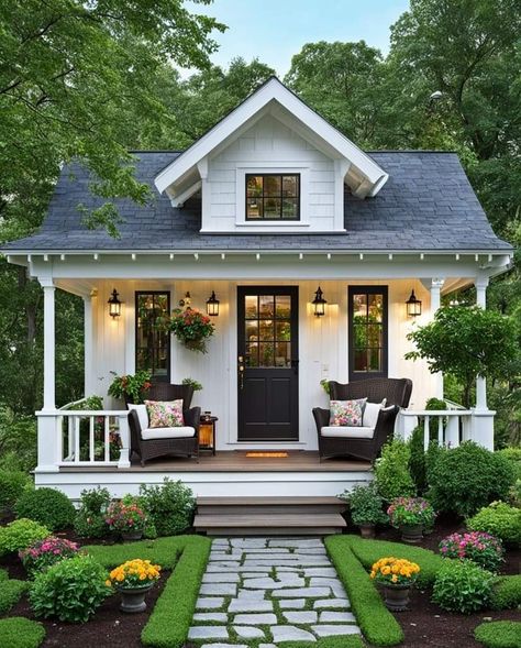 Small Home With Garden, Cottage Astetic House, Little House Aesthetic, Cute Small House Exterior, Small House Outside, Tiny House Outside, Cute Small Houses, White Farmhouse Exterior, Small House Blueprints