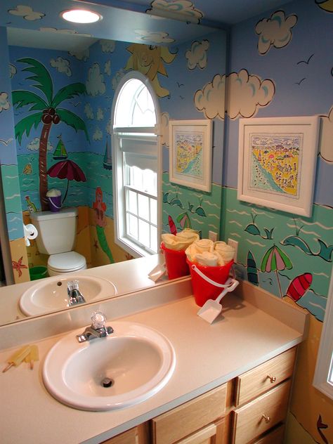 Hawaii Theme Bathroom, Hawaiian Bathroom, Beach Themed Bathrooms, Surf Bathroom, Hawaii Bathroom, Ocean Theme Bathroom, Kid Bathrooms, Kids Bathroom Girls, Ocean Bathroom Decor