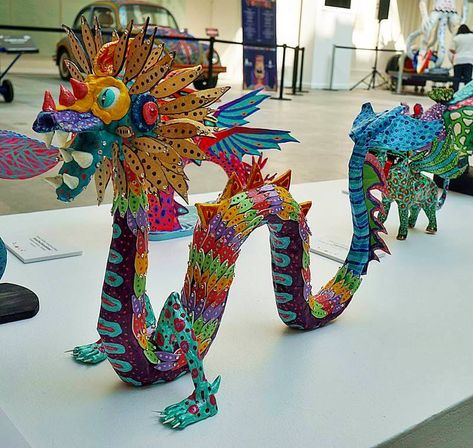 Alebrije Art, Paper Mache Sculpture, Sculpture Projects, Paper Mache Art, Pop Art Painting, Pop Surrealism, Arte Popular, Mexican Art, Mexican Folk Art