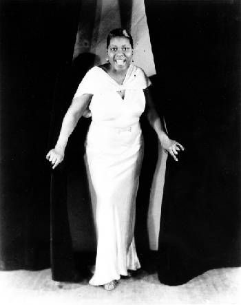 Chattanooga musicians discuss legacy of Bessie Smith | Life - Entertainment | Times Free Press Polka Dot Top Outfit, African American Clothing, Wife Day, Bessie Smith, Sheer Embroidered Dress, Floral Print Party Dress, Homemade Dress, African American Fashion, Afternoon Dress