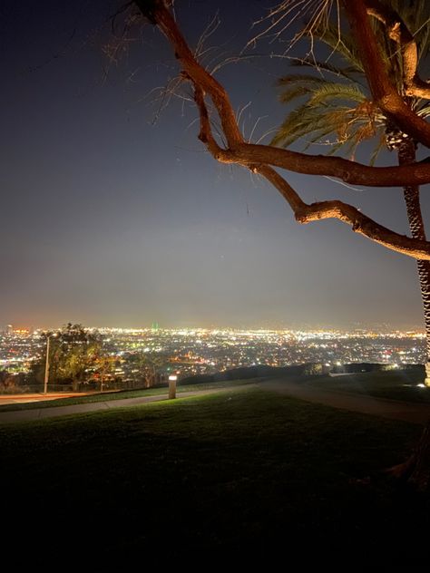 Signal hill ☝️ Signal Hill Long Beach, Signal Hill, Pretty Places, Nicki Minaj, Long Beach, The Outsiders, Angeles, California, Travel