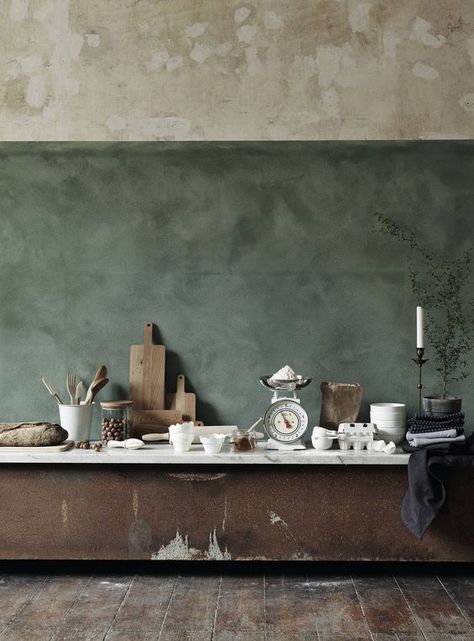 Distressed Walls, Wall Finishes, Plaster Walls, Interior Photography, Green Wall, Wall Color, Wall Paint, Home Fashion, Metropolis