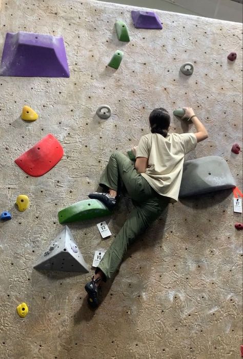 Rock Climbing Aesthetic, Rock Climbing Outfit, Panjat Tebing, Physically Healthy, Better Gut Health, Climbing Outfits, Visuell Identitet, Lift Weights, Sit Ups