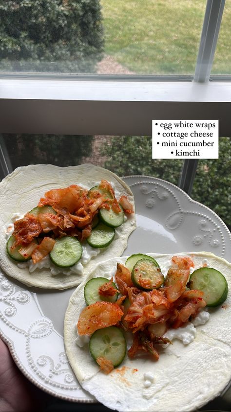 Healthy meals kimchi cottage cheese wrap Cottage Cheese Food Ideas, Low Cal Wraps Lunches, Healthy Low Cal Lunch Ideas, Low Cal Egg Breakfast, Low Cal Egg Recipes, Low Cal Cottage Cheese Recipes, High Protein Low Cal Recipes, Low Cal High Protein Lunch, Low Cal Wraps