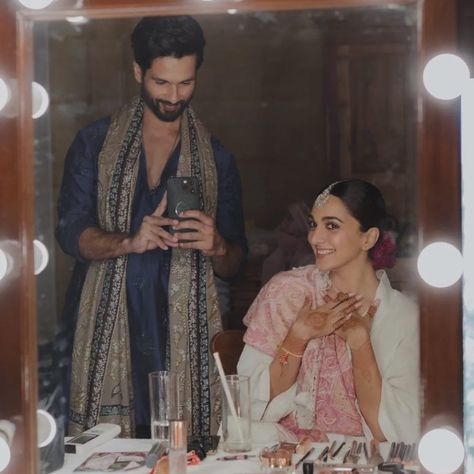 Kabir Singh moment😍 #ouftittrends #shahidkapoor #kiaraaliaadvani #bollywood #celebs #trending #reels Kiara Advani And Sidharth Malhotra, Kabir Singh, Birthday Wishes For Mom, Gigi Hadid Outfits, Sidharth Malhotra, Indian Outfits Lehenga, Deepika Padukone Style, Trending Reels, Casual Indian Fashion