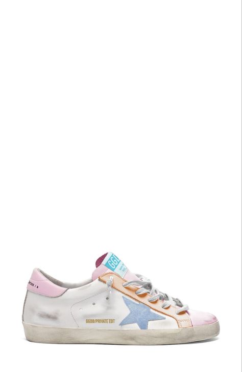 Trendy Shoes Sneakers, Preppy Shoes, Shoe Wishlist, Top Sneakers Women, Golden Goose Sneakers, Fresh Shoes, Cute Sneakers, Shoe Inspo, Girly Shoes