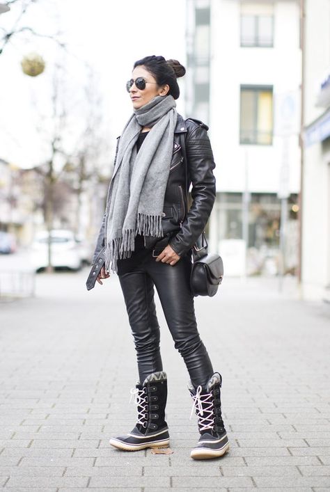 Outfit | Sorel Joan of Arctic Boots                                                                                                                                                                                 More Sorel Joan Of Arctic Boots Outfit, Joan Of Arctic Boots Outfit, Outfit Nieve, Sorel Boots Outfit, Snow Outfits, Sorel Joan Of Arctic, Sorel Joan, Winter Fashion Boots, Fashion Landscape