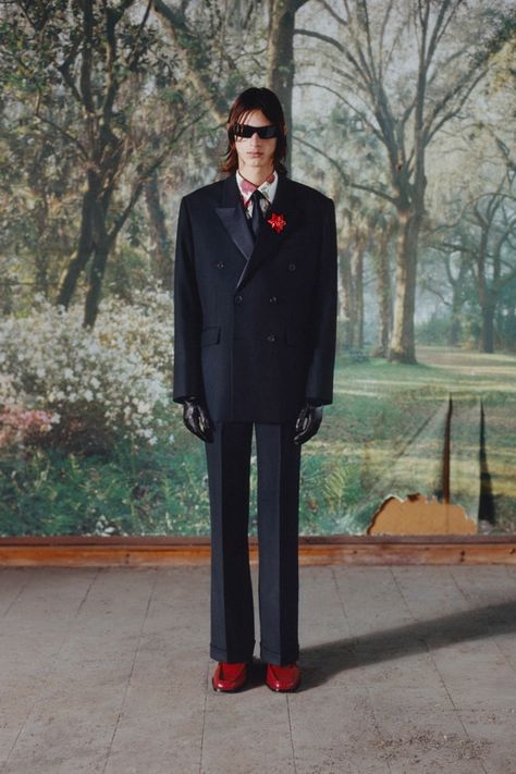 Ernest W. Baker Fall 2022 Menswear Collection | Vogue Black Suit Red Tie, 80s Suit, Berserk Manga, Dark Suit, Gamine Style, Red Costume, Mens Suit Vest, Male Fashion Trends, Style Preppy