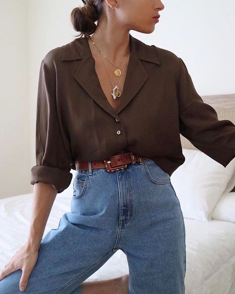 351b33587c5fdd93bd42ef7ac9995a28desc37310871ri Maria Valdes, Belt Blouse, 90's Fashion, Brown Shirt, Vintage Belt, Baggy Pants, Looks Chic, 가을 패션, Mode Vintage