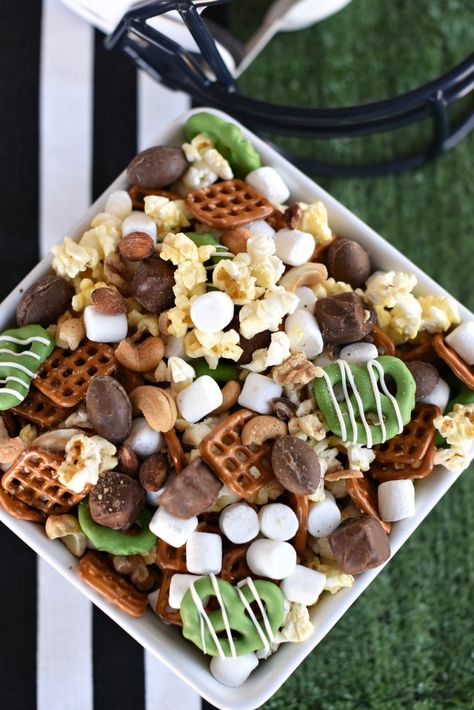 Superbowl Snacks For Kids, Superbowl Party Games, Superbowl Desserts, Healthy Superbowl, Healthy Superbowl Snacks, Party Food Dessert, Football Snacks, Football Party Food, Superbowl Snacks