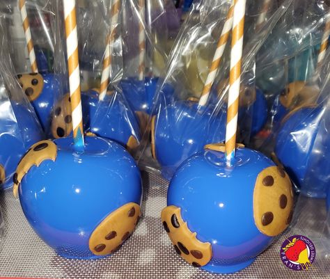 Cookie Monster Candy Apples, Cookie Monster Baby Shower Treats, Cookie Monster Baby Shower Theme, Cookie Monster Baby Shower Ideas, Baby Cookie Monster, Cookie Monster Birthday Party, Monster Baby Showers, Cookie Birthday Party, Monster 1st Birthdays