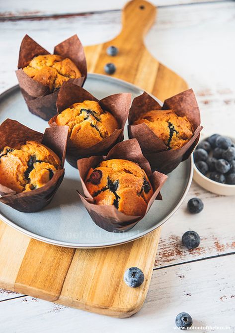 Bakery-style Eggless Blueberry Muffins with the softest crumb ever. Make these easy-to-do muffins with pantry staple ingredients, and enjoy them with your family. Strawberry Blueberry Muffins, Eggless Blueberry Muffins, Vanilla Muffins, Easy To Bake, Blueberry Cupcakes, Berry Muffins, Banana Cake Recipe, Filled Muffins, Eggless Baking