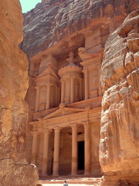 Hashemite Kingdom Of Jordan, Jordan Landscape, Petra Video, City Of Petra Jordan, Petra Jordan Photography, Hollow Earth, Travel Inspiration Destinations, Armenia, Antelope Canyon