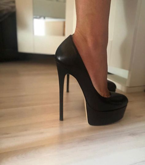 High Heels Stilettos Outfit, Shiny Black Heels, High Platform Shoes, Stilettos Heels, Very High Heels, Extreme High Heels, 6 Inch Heels, Pantyhose Heels, Pump Heels