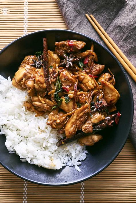 Vietnamese Ginger Chicken - Redwood Kitchen Easy Chinese Chicken Recipes, Ginger Chicken Recipes, Thai Red Chili, Chinese Chicken Recipes, Large Fries, Stir Fry Recipes Chicken, Ginger Chicken, Easy Chinese Recipes, Easy Chinese